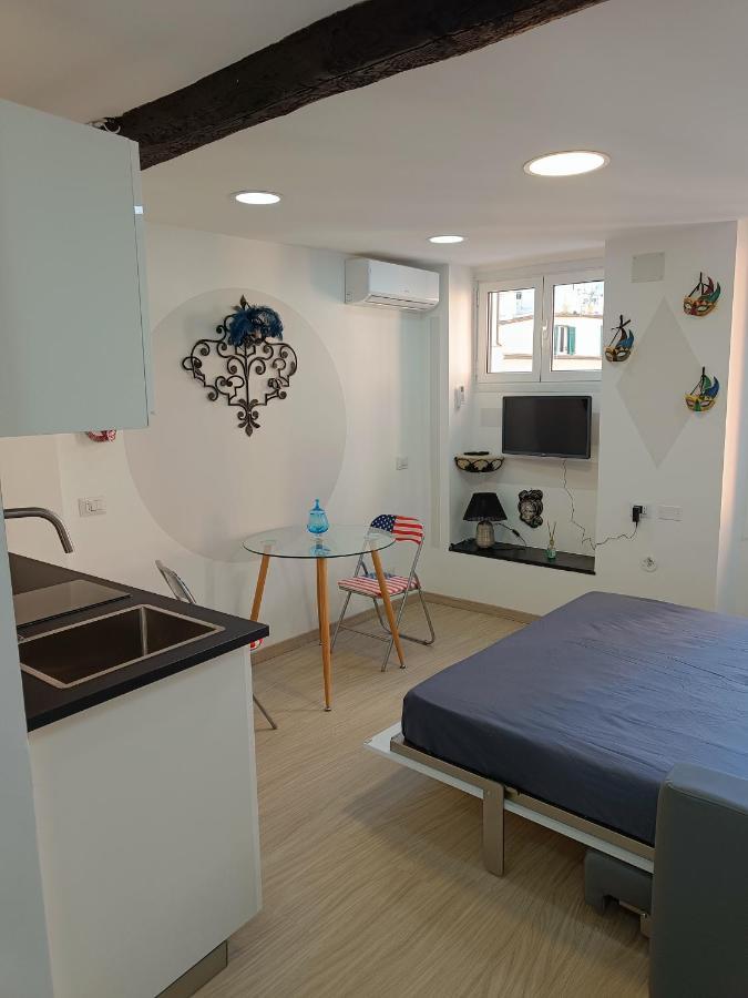 Le Maschere Di Palazzo Rosso. Apartment เจนัว ภายนอก รูปภาพ